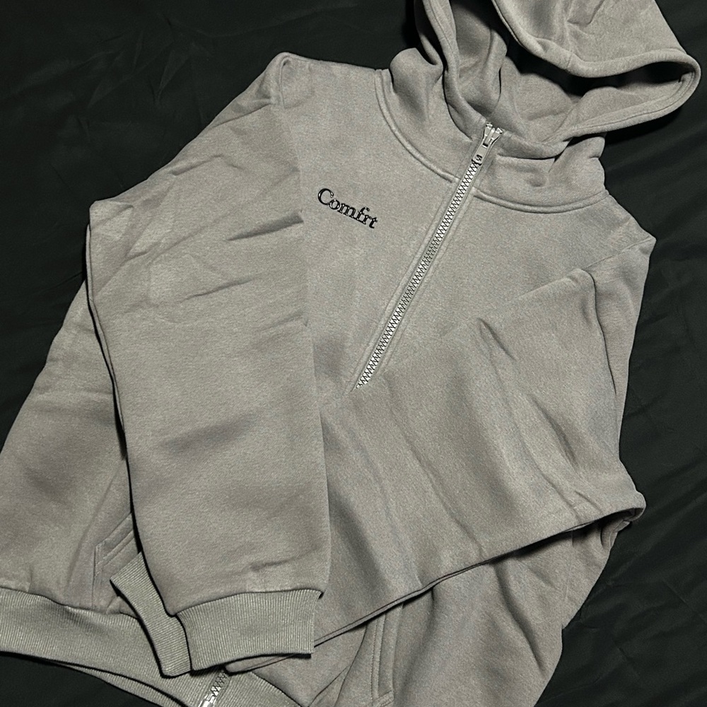 Comfrt grey kids zip Hoodie